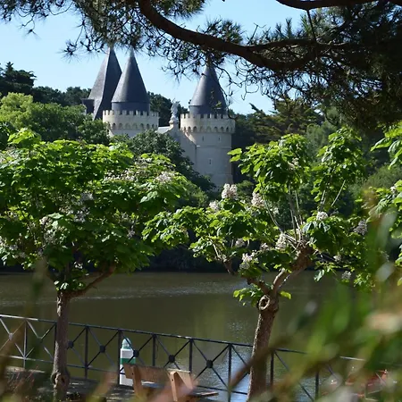A Port Bourgenay, Vue Sur Lac, Au Pied D'un Parc Aquatique