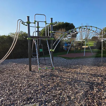 A Port Bourgenay, Vue Sur Lac, Au Pied D'un Parc Aquatique Talmont-Saint-Hilaire